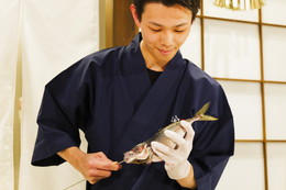 炉端焼き店スタッフ